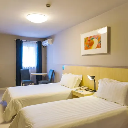 מלון Jinjiang Yingkou Railway Station Dongsheng Market 3*